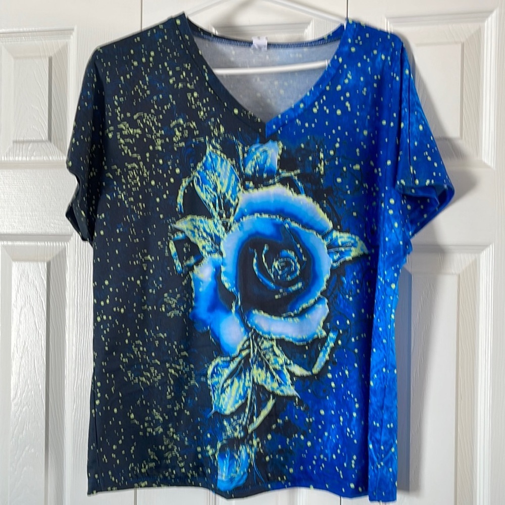 CHICYEA T-SHIRT SIZE XL WORN ONCE🥰🥰